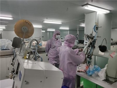 叮囑企業千萬不能掉鏈子,湖南省市場監管局督察口罩、防護服生產企業